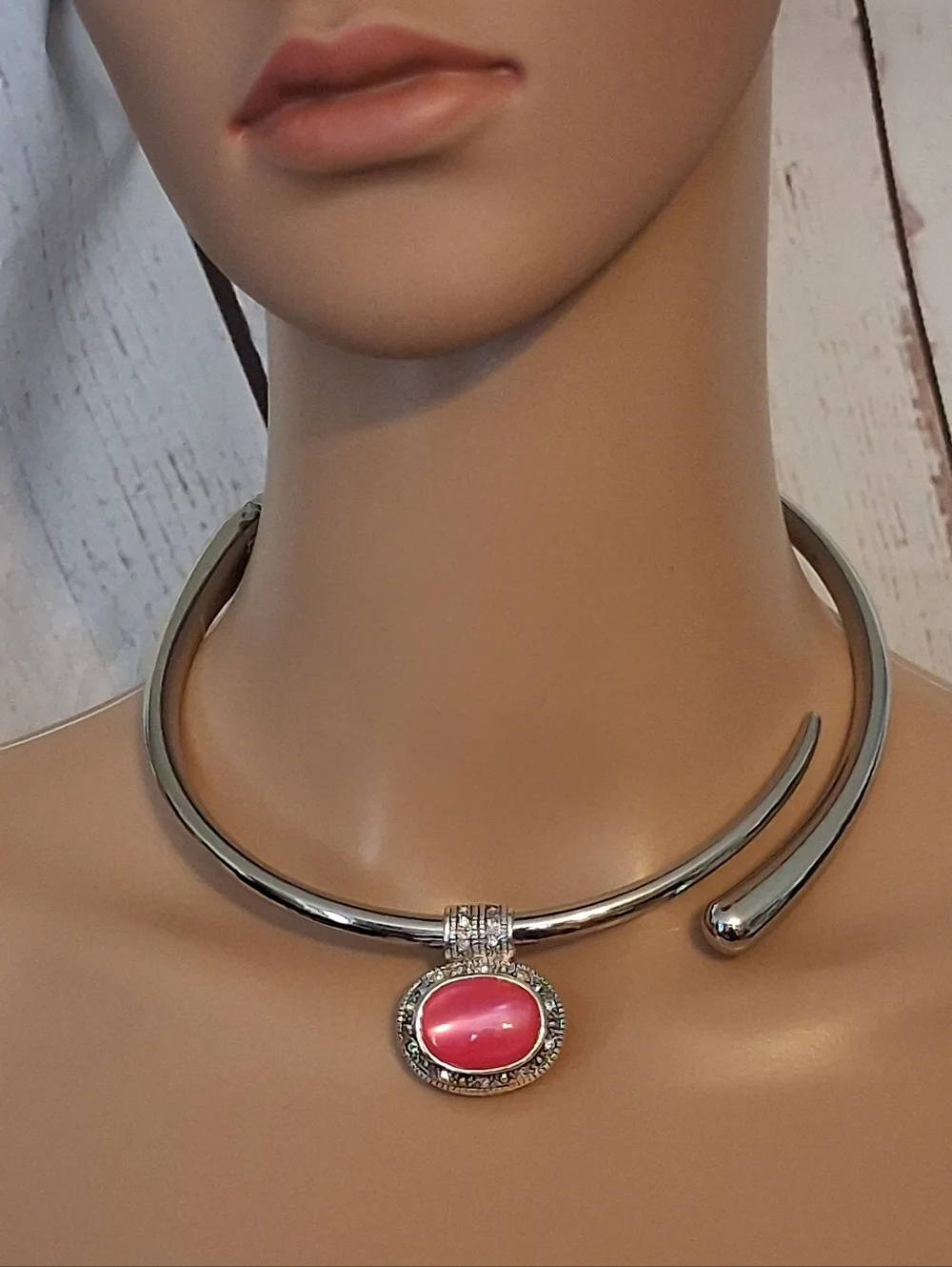 Elegant Pink Cabochon Silver Collar Necklace